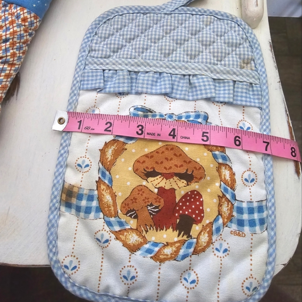 Vintage Mushroom Oven Mitt and Pot Holder Set - Picture 5 of 6